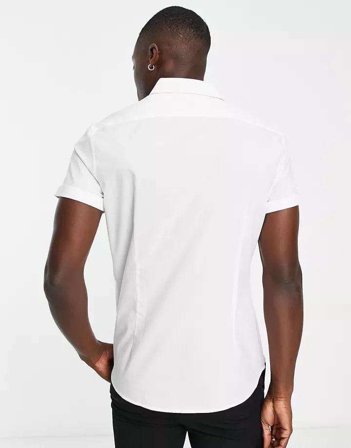 Camisa de corte slim con acabado elástico en blanco de DESIGN Blanco BVbwOoiK