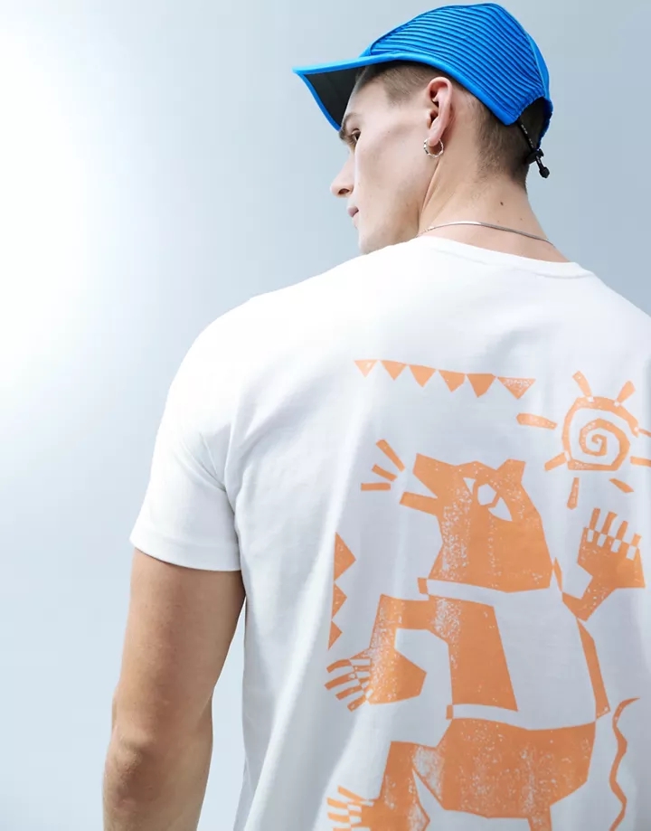 Camiseta blanca con estampado de oso en la espalda Expl