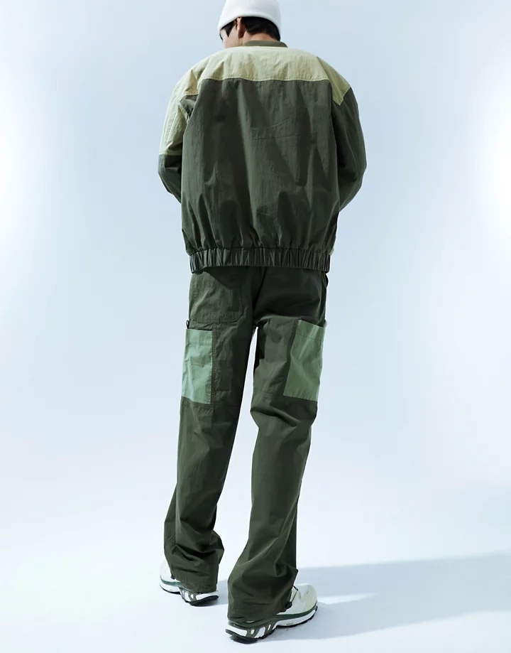 Pantalones cargo caquis holgados con paneles en contraste de nailon de DESIGN (parte de un conjunto) Caqui CPcpbVq1