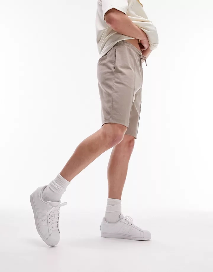 Pantalones cortos marrón claro de corte tapered con jaretas de Topman Marrón DaVJfVmG