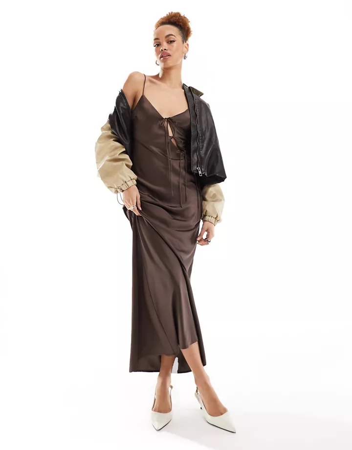Vestido largo marrón asimétrico de tirantes con detalle de lazadas de satén de Lioness Chocolate DexYWTMJ