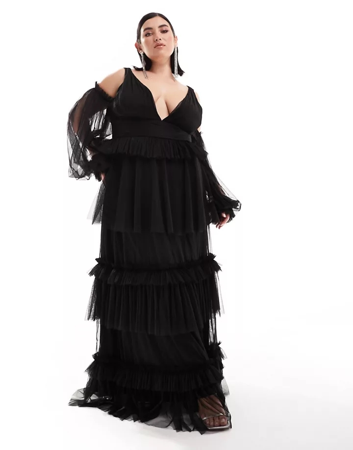 Vestido largo negro escalonado con mangas transparentes de tul de Lace & Beads Plus Negro DwPOJolz