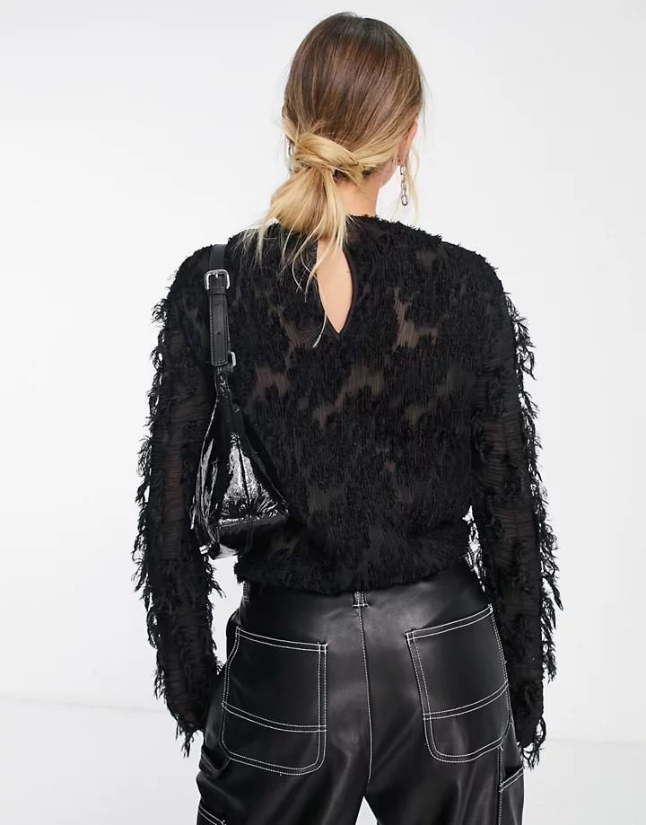 Blusa negra de tejido transparente con textura esponjosa de DESIGN Negro EIQlKVvi