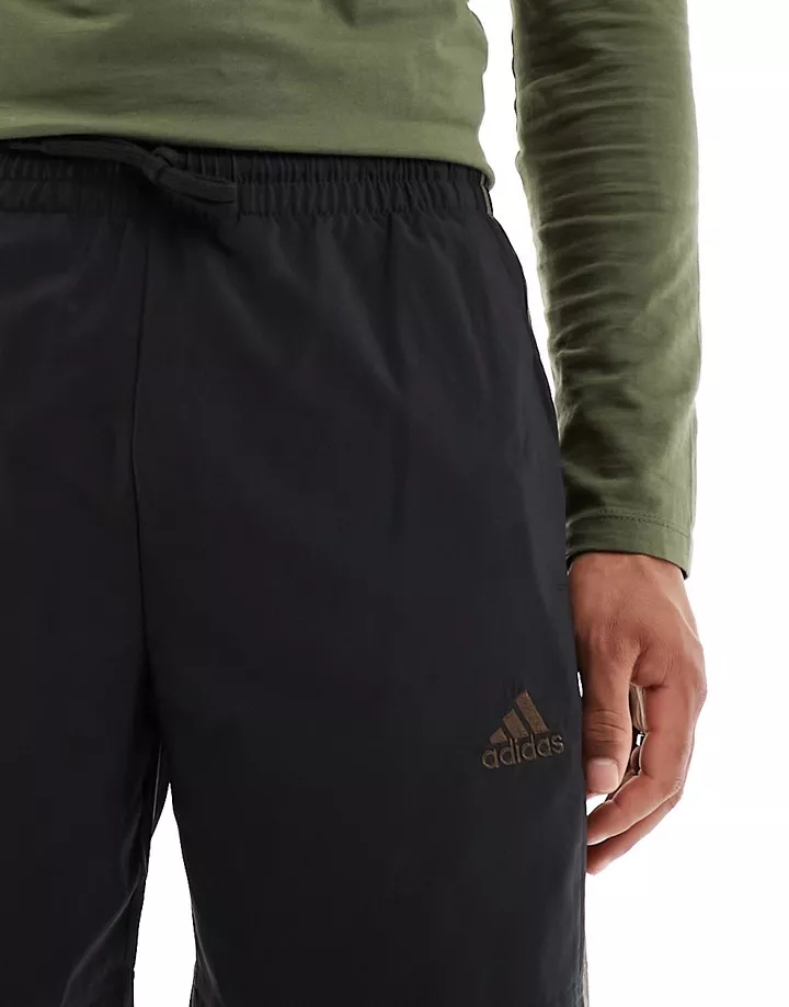 Pantalones cortos negros Chelsea de adidas Sportswear Negro/verde oliva EZdqwPGZ