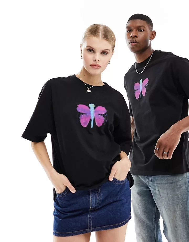 Camiseta negra extragrande unisex con estampado de dibujo de mariposa exclusiva en de Weekday Negro EsIDPHjW