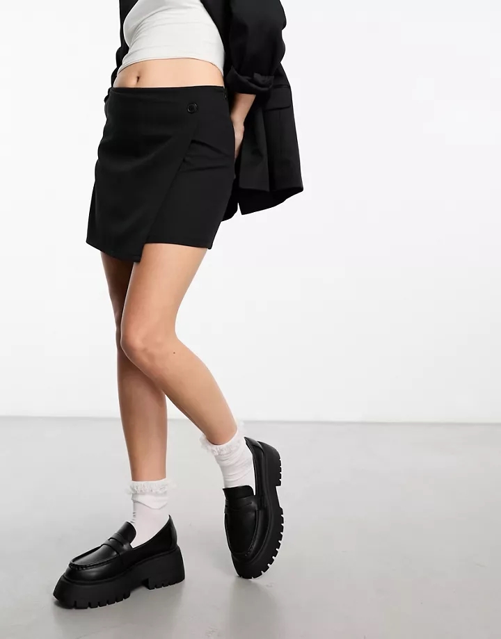 Minifalda negra asimétrica de JDY Negro FBRCYsFB