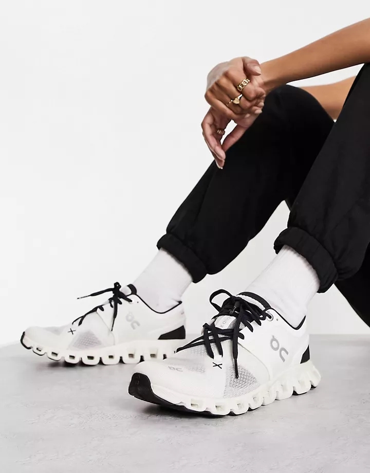 Zapatillas de deporte blancas y negras para correr Cloud X 3 de ON Gris FEvY2fl0