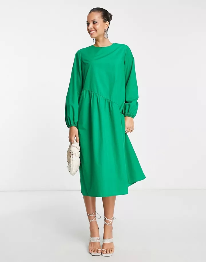Vestido verde amplio extragrande con detalle de costura asimétrico de Lola May Verde FUEVcK2J
