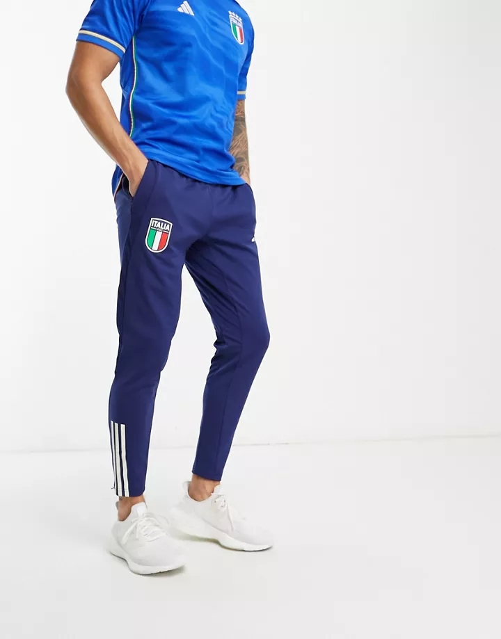 Joggers deportivos azul marino con diseño de Italia de adidas Football Azul marino FUbFxshB