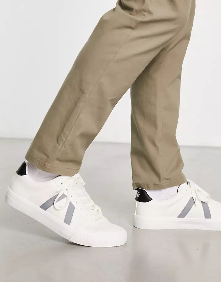 Zapatillas de deporte blancas y grises con panel en con