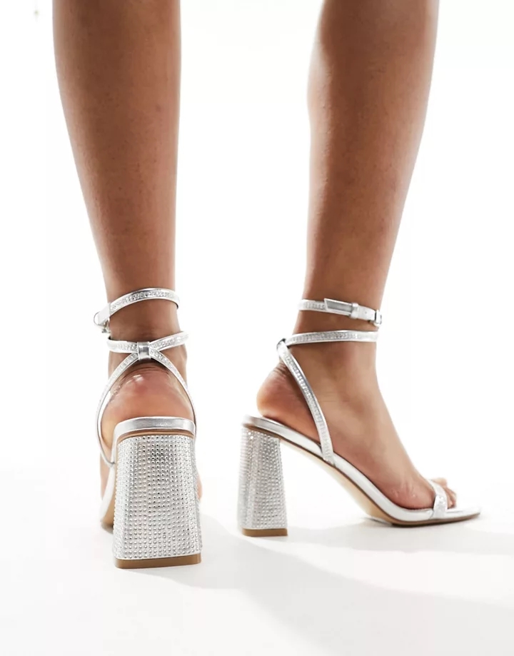 Sandalias plateadas con tacón de bloque y diseño adornado Bolt de SIMMI London Wide Fit Plateado GYIVUOGg
