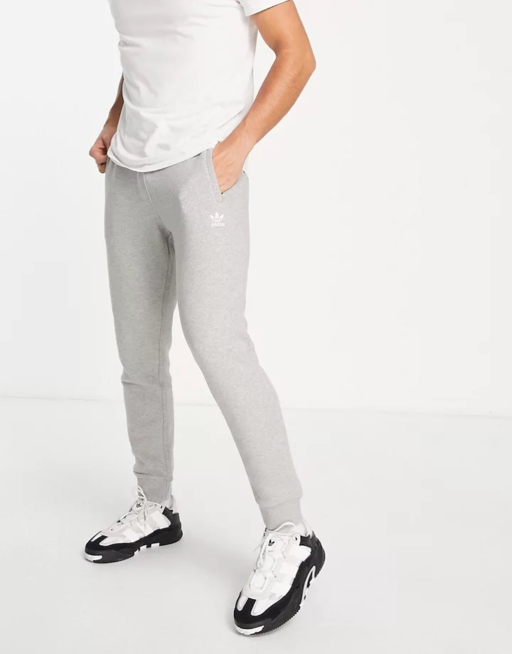 Joggers grises de corte slim con logo pequeño de adidas Originals Essentials Gris Gy3RbvE9