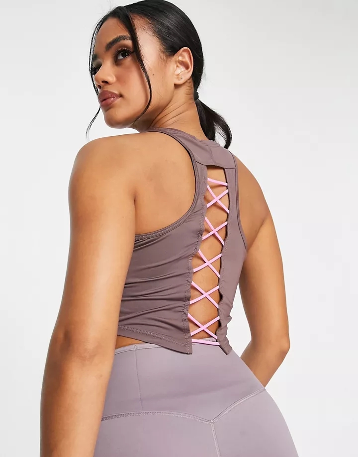 Top color ciruela de tirantes con cordones en la espalda Dri-FIT One Training Novelty de Nike Violeta H2pzrxkJ