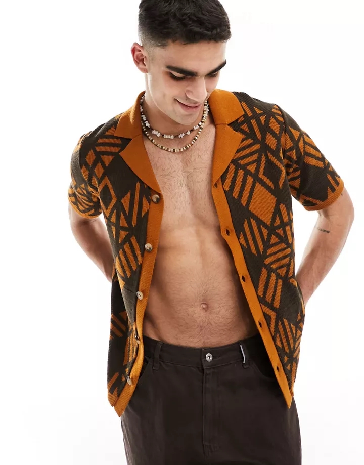 Camisa con diseño azteca y cuello de solapas de canalé de DESIGN Amarillo bKYUdBMb