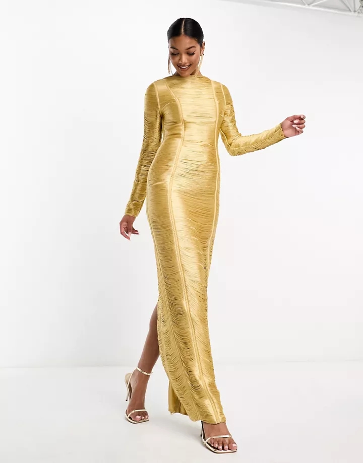 Vestido largo dorado de manga larga con flecos de DESIG
