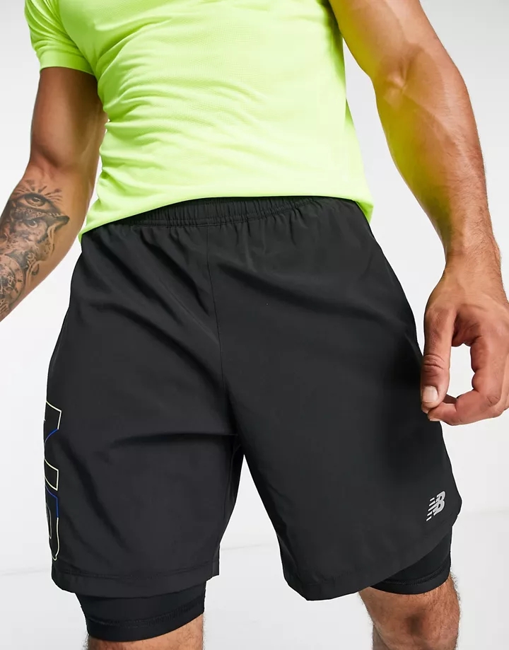 Pantalones cortos negros con diseño 2 en 1 Accelerate de New Balance Running Negro cBXr2R4R