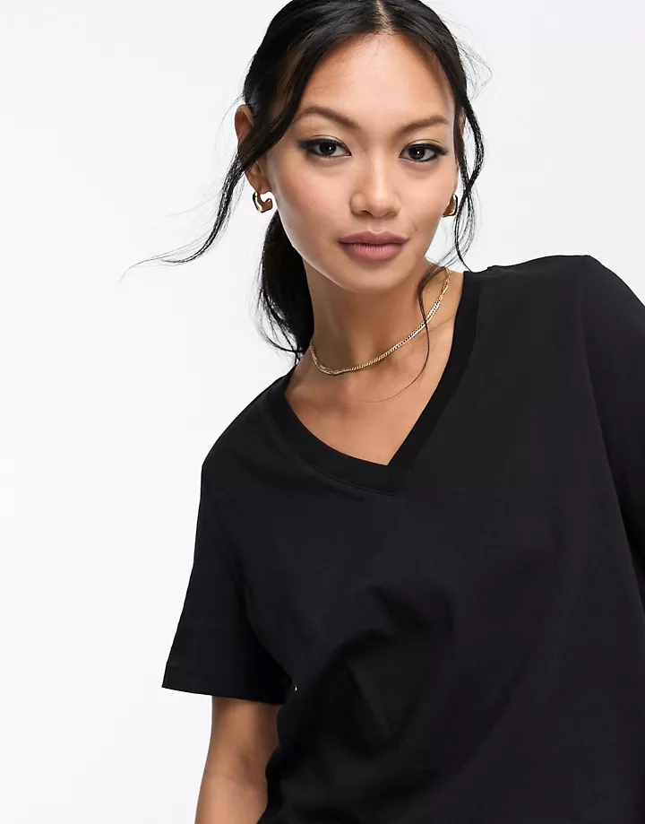 Camiseta negra de manga corta con cuello de pico de Selected Femme Negro cprPNA6X