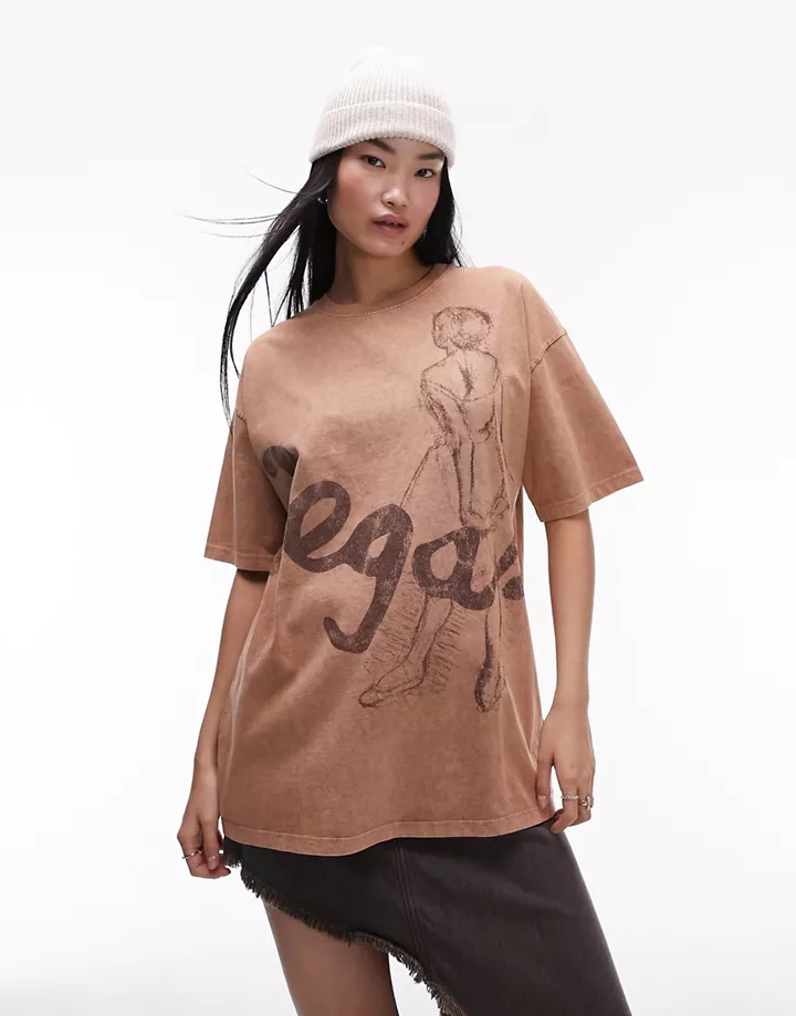 Camiseta marrón extragrande con estampado gráfico artís