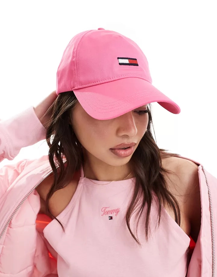 Gorra rosa con logo de bandera alargada de Tommy Jeans Alerta rosa eOyTzg2Y