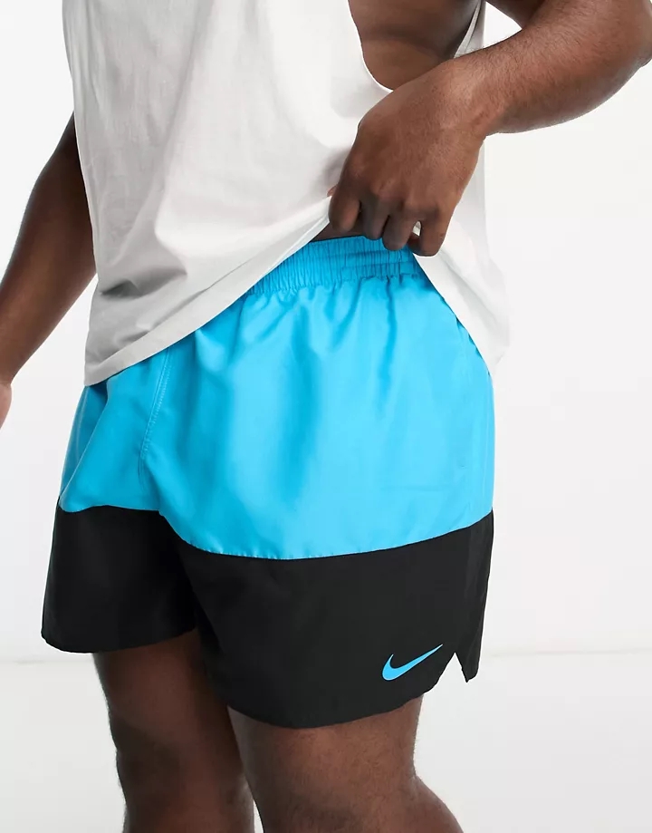 Shorts de baño azules y negros de 13 cm con diseño color block de Nike Swimming Plus Azul medio euCaOLI8
