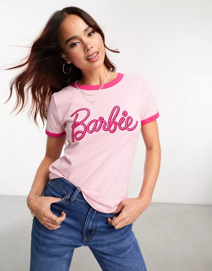 Camiseta rosa con estampado de Barbie en la espalda de 