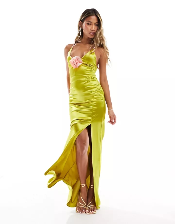 Vestido largo amarillo verdoso de tirantes con flor en 