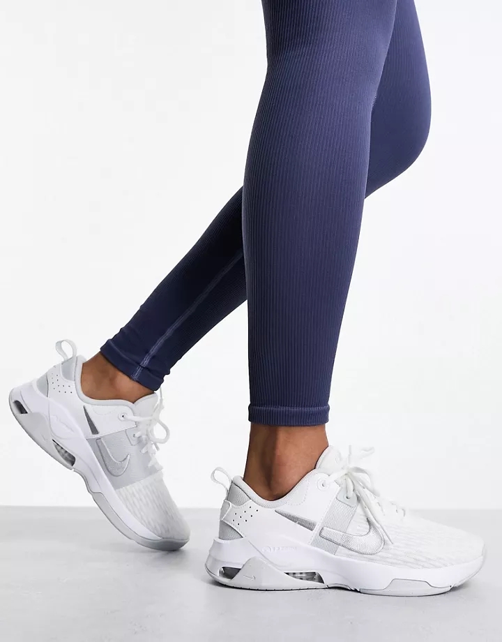 Zapatillas de deporte blancas Air Zoom Bella 6 de Nike 