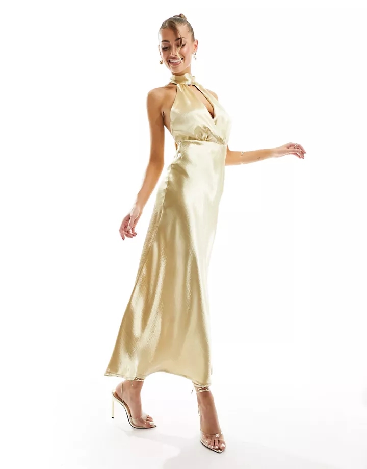 Vestido largo dorado con detalle de gargantilla y abertura de satén de In The Style Dorado g36kOcJ8