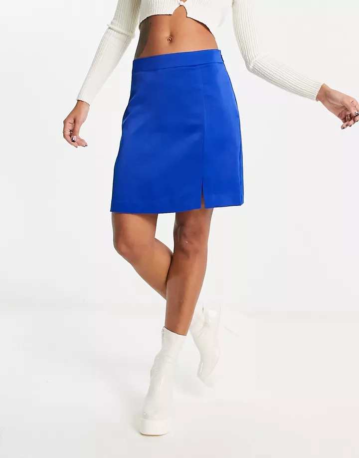 Minifalda azul luminoso con abertura de satén de New Lo