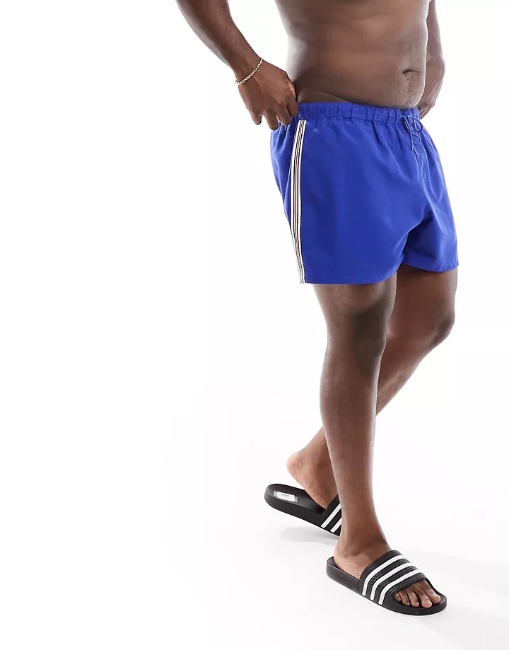 Shorts de baño cortos con rayas laterales negras y rojas de DESIGN Azul gzXMjJ7g