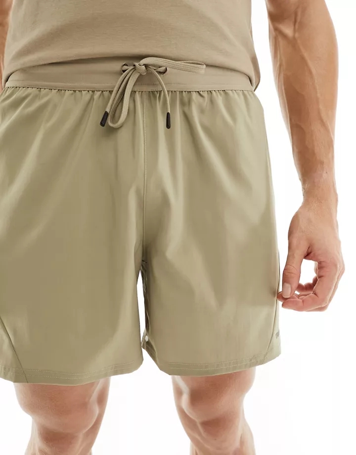 Pantalones cortos beis de PUMA Training Marrón haeiQY77
