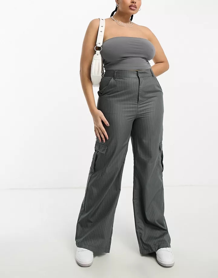 Pantalones cargo grises de pernera ancha con raya diplo